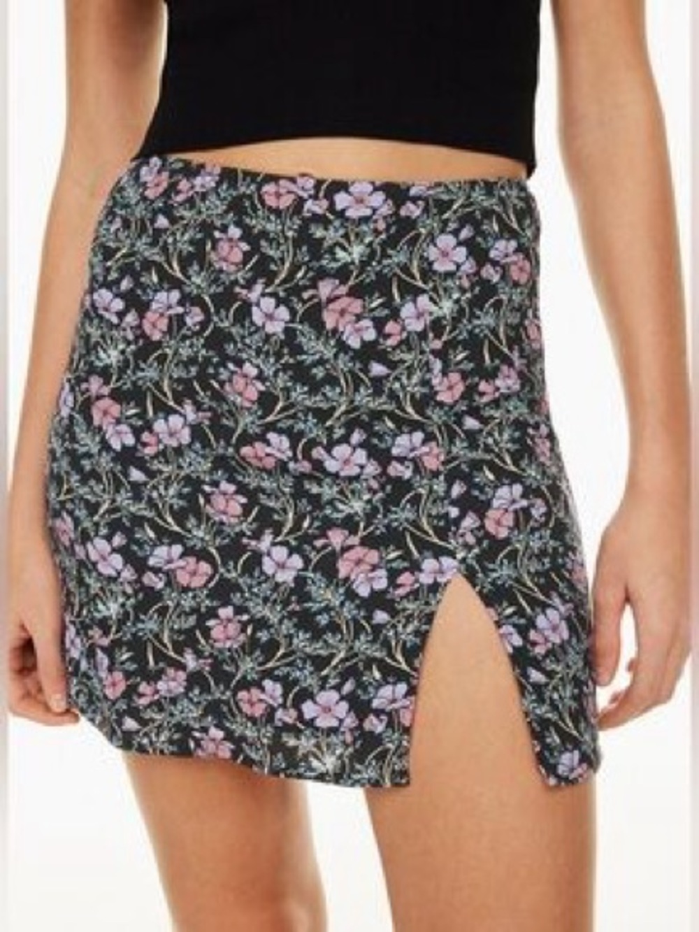 Aritzia Sunday Best size 00 Floral Mini Skirt with Side Slit - Black/Pink